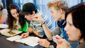 Adolescent smoking declines further, decrease in alcohol use has levelled off